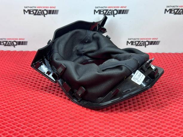 Кожух рулевой колонки Mercedes W292 a1666800707