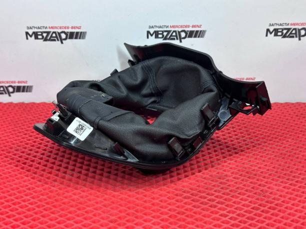 Кожух рулевой колонки Mercedes W292 a1666800707