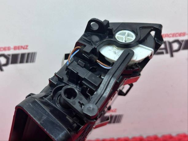Дефлектор обдува салона справа Mercedes W212 a2128302754
