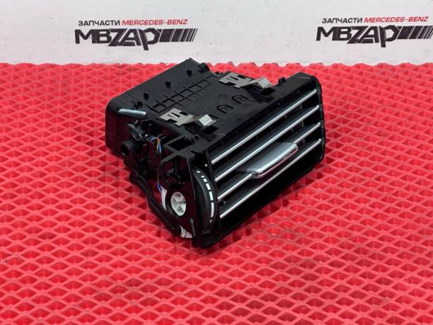 Дефлектор обдува салона справа Mercedes W212 a2128302754