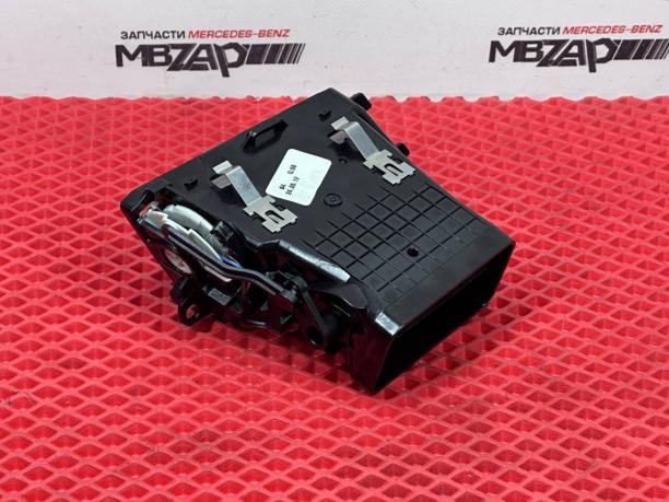 Дефлектор обдува салона справа Mercedes W212 a2128302754