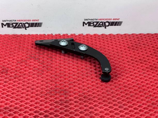Ролик сдвижной двери правый Mercedes W447 a4477600147