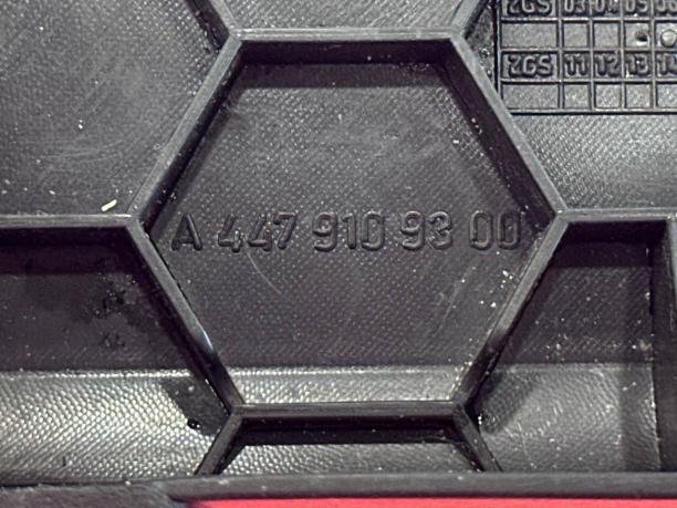 Накладка заднего сидения Mercedes W447 a2226941382
