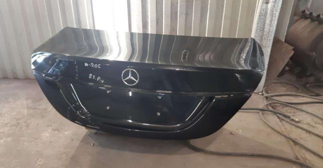 Крышка багажника мерседес Mercedes w205 A2057502400