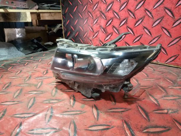 Фара левая LED Toyota Land Cruiser Prado 150 2017 8118560N20