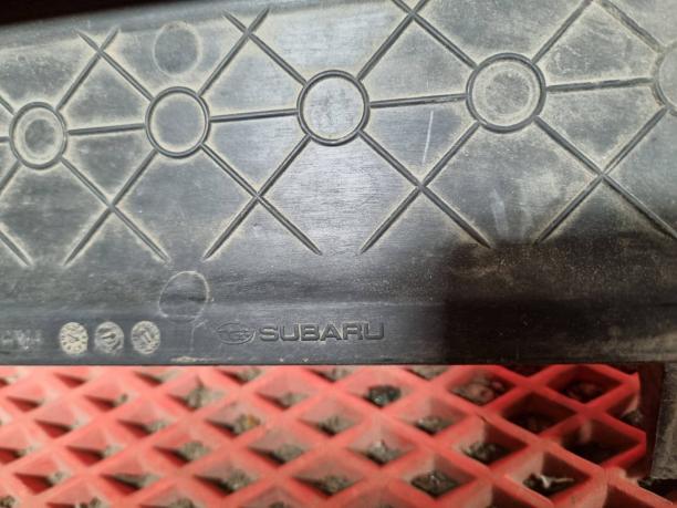 Воздуховод радиатора жалюзи Subaru Forester S14 52811SJ010