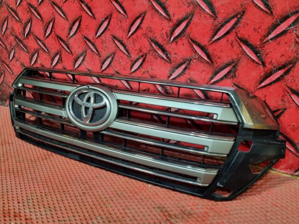 Решетка радиатора Toyota Land Cruiser 200 2015-23 5310160D70