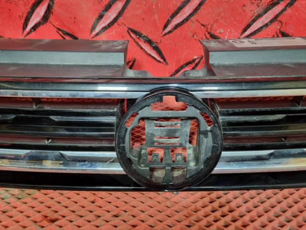Решетка радиатора Volkswagen Tiguan 2 2016-2020 5NA853651BZLL