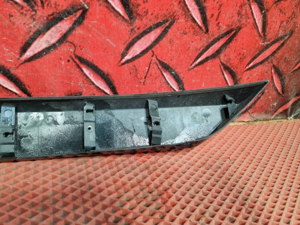 Накладка крышки багажника Toyota RAV 4 A40 15-18 768120R900