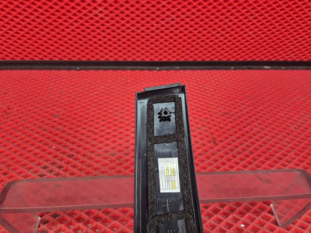 Накладка двери передней правой Changan CS55 Plus S203F2709040700