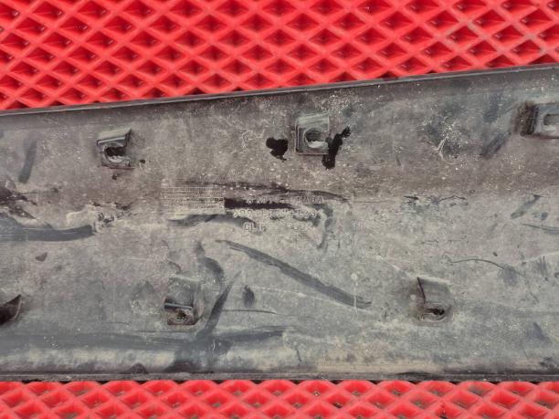 Молдинг двери задней правой Nissan Qashqai J11 828704EA0A