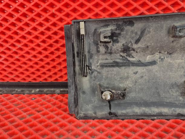 Молдинг двери задней правой Nissan Qashqai J11 828704EA0A