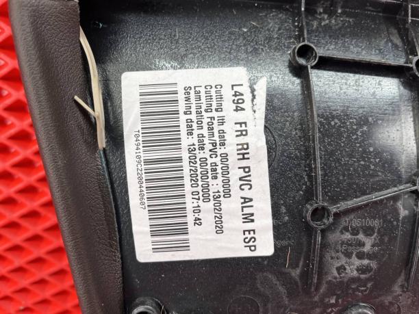 Обшивка двери передней правой Range Rover Sport 2 L494 LR105244