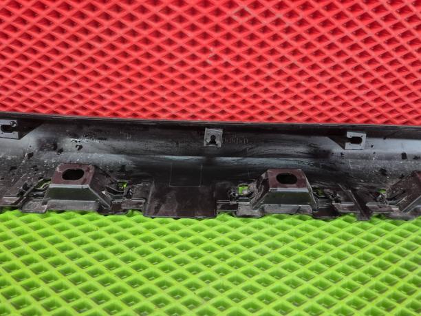 Накладка порога правая Suzuki Jimny 4 7755078R005PK