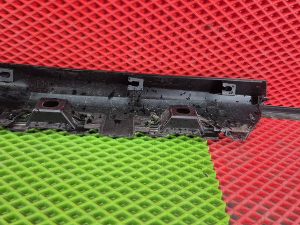 Накладка порога правая Suzuki Jimny 4 7755078R005PK