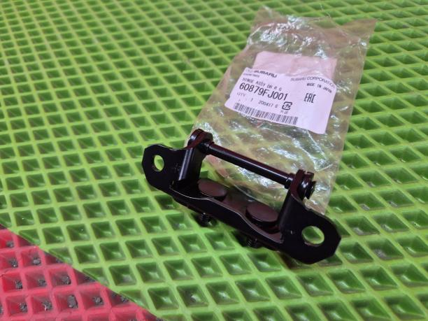 Петля багажника Subaru Forester S13 Impreza GP 60879FJ001