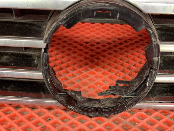 Решетка радиатора Volkswagen Passat B8  3G0853651JBKZ