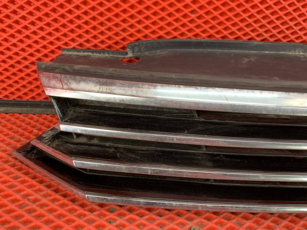 Решетка радиатора Volkswagen Passat B8  3G0853651JBKZ
