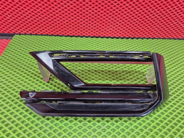 Облицовка ПТФ левая Volkswagen Tiguan 2 R-Line 5NA853665E041