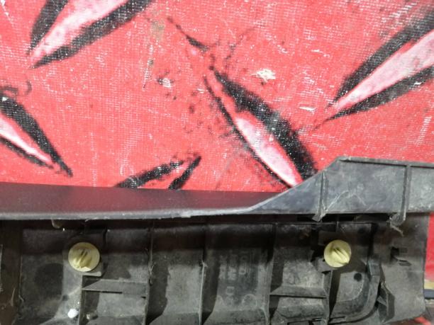 Облицовка задней панели Mitsubishi Outlander 1 MN151050HA