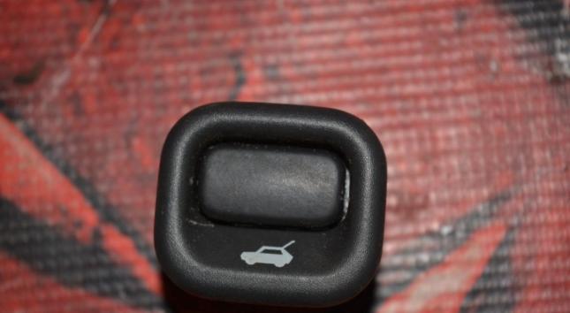 Кнопка открытия багажника Honda CR-V1 