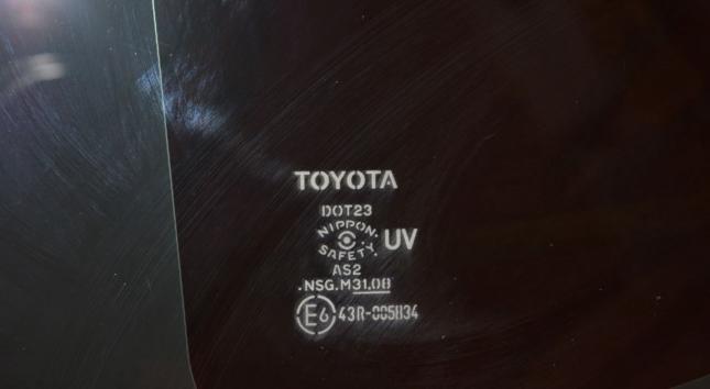 Форточка заднего левого крыла Toyota Rav 4 6272042340