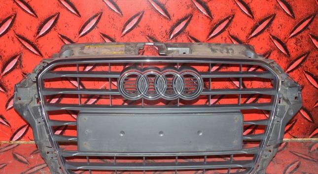 Решетка радиатора Audi A3 8V38536511QP