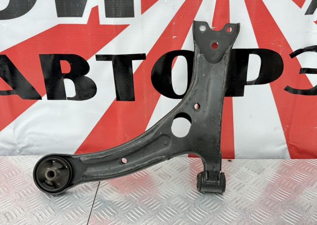 Рычаг передний правый Toyota Avensis T250 4806805070