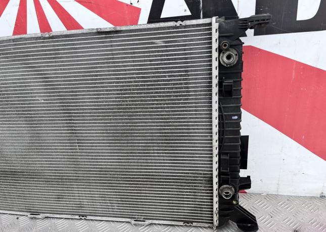 Радиатор охлаждения Audi A4 B8 / Q5 8R 
