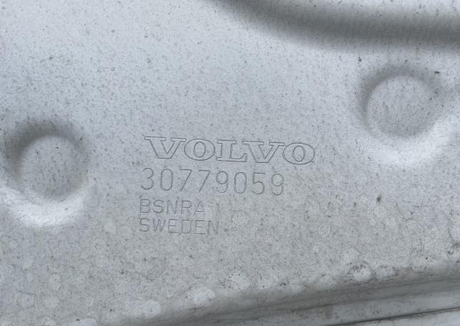 Капот Volvo S60 2 поколения 
