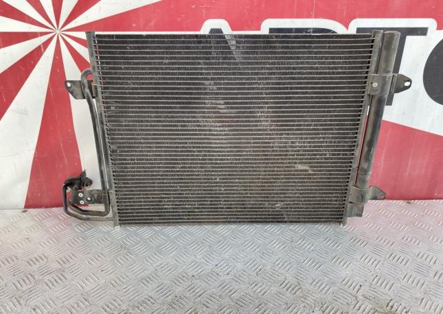 Радиатор кондиционера Volkswagen Touran 1T0820411E
