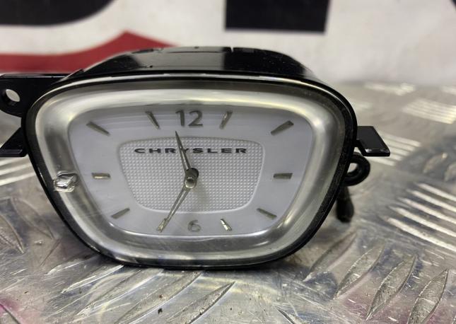 Часы салонные Chrysler 300C 2 2008-2015 68148614AA