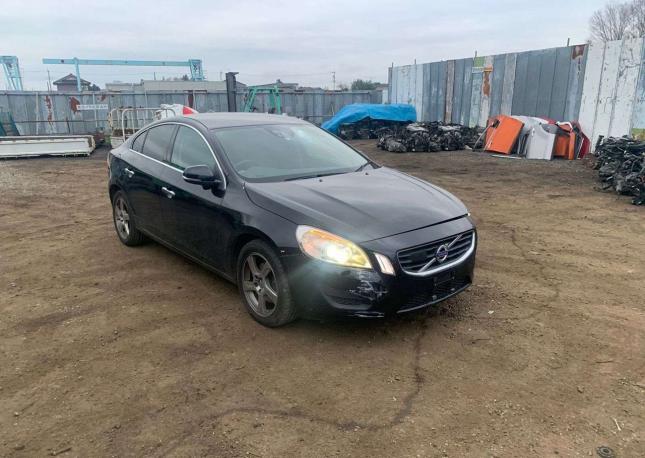 Блок предохранителей Volvo S60 2 FS 