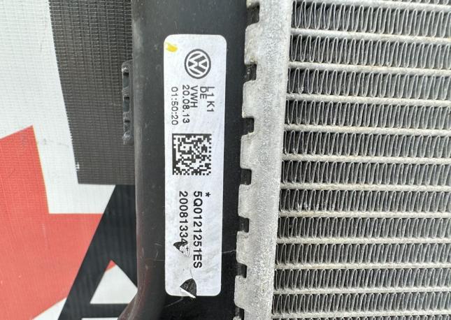 Радиатор охлаждения двигателя Volkswagen Golf 7 5Q0121251ES