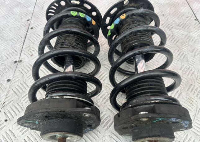 Стойки передние Volkswagen Passat B6 3C0413031M