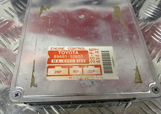 Блок управления двигателем Toyota Camry SV 8966132800