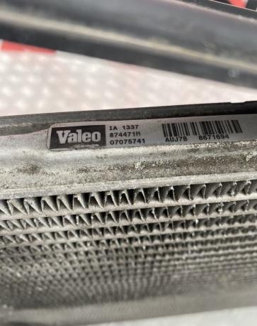 Радиатор интереулер Volvo S60 V70 XC70 8671694