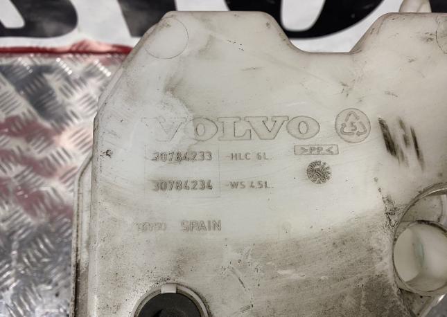 Бачок омывателя Volvo XC70 V70 30784233