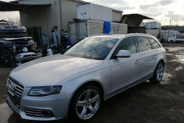 Патрубок интркулера левый Audi A4 B8 A5 8k0145737j