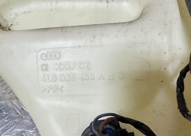 Бачок омывателя Audi Q7 4L 4L0955458