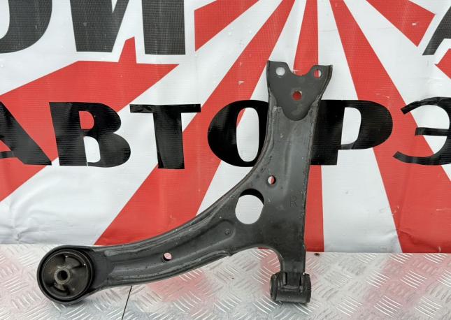 Рычаг передний правый Toyota Avensis T250 4806805070
