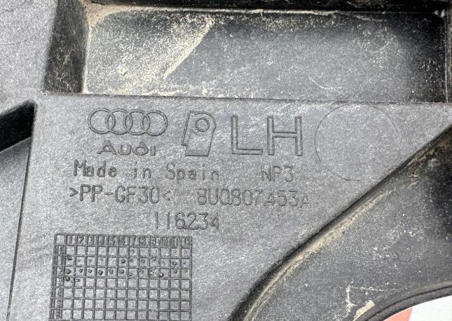 Крепление бампера заднее левое Audi Q3 8U 8U0 807 453 A