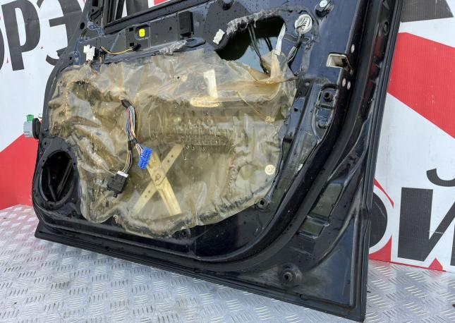 Дверь передняя правая Suzuki SX4 