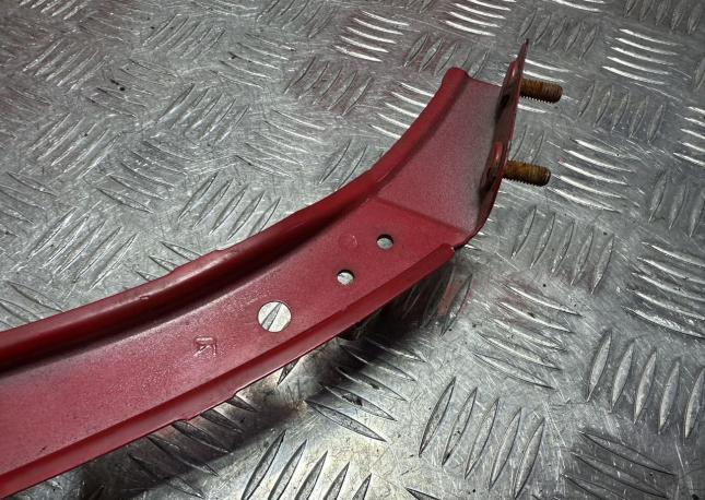 Крепление бампера правое Toyota Celica T230 