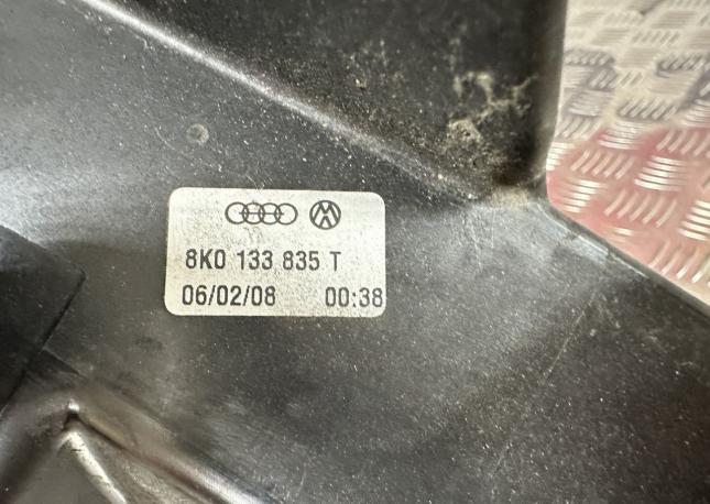 Корпус фильтра Audi A4 B8 A5 8T 3.2 8K0133835T
