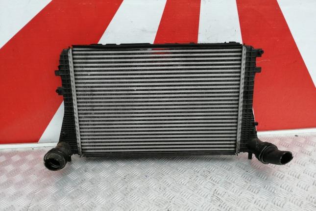 Радиатор интеркулер Volkswagen Golf 6 