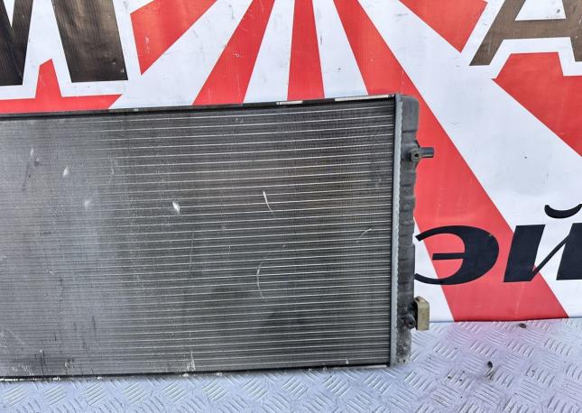 Радиатор охлаждения Audi TT 8N 1J0121253AP