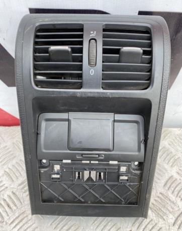 Дефлектор воздуховода задний Volkswagen Passat B6 3C0863615