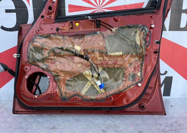Дверь передняя правая Suzuki SX4 