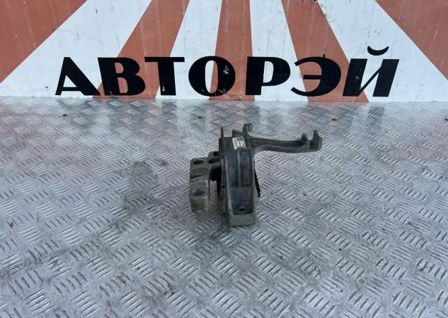 Опора двигателя правая верхняя Audi A3 8V 5Q0199262BE